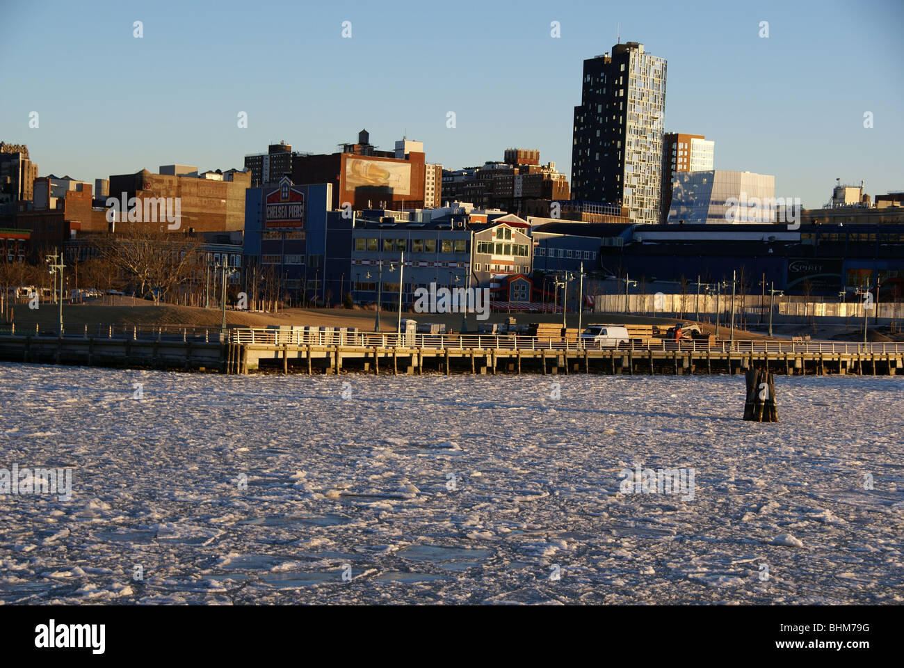Chelsea Pears in Manhattan by frozen and icy Hudson river, New York ...