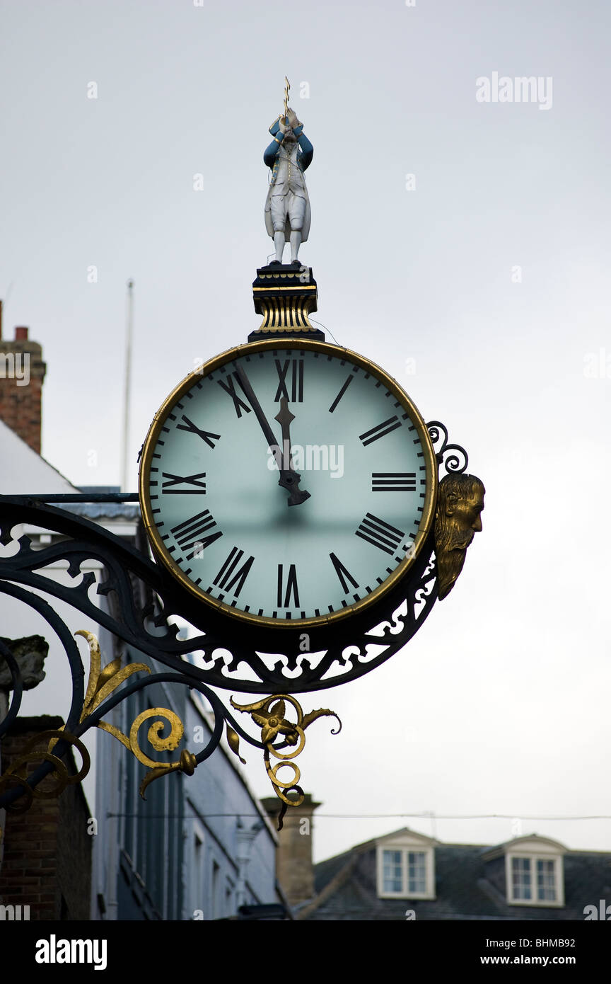 Clock on side building hi-res stock photography and images - Alamy