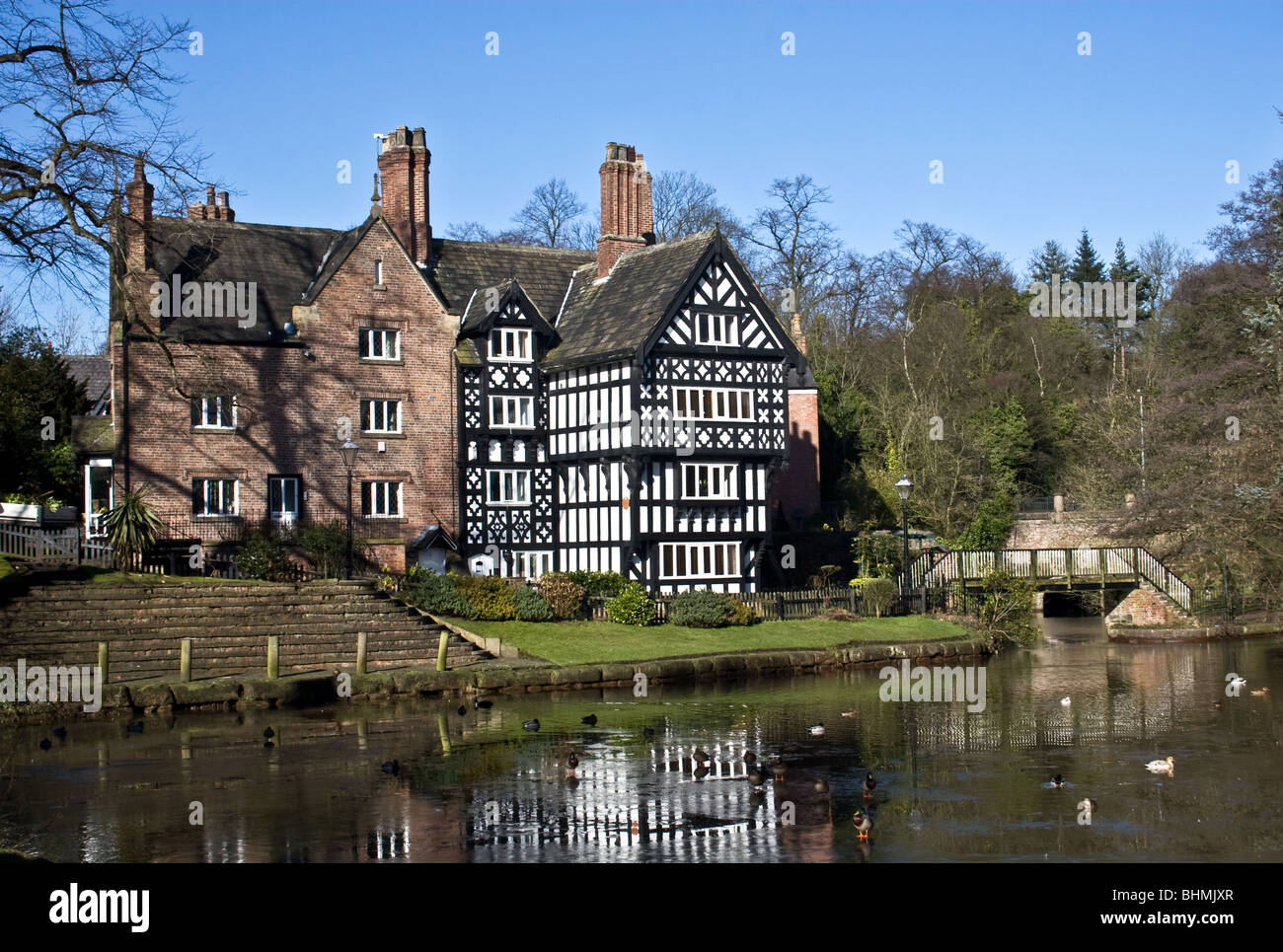 The Packet House ( Grade ll  19th century listed building) and Bridgewater Canal, Worsley, Salford, Greater Manchester, UK Stock Photo