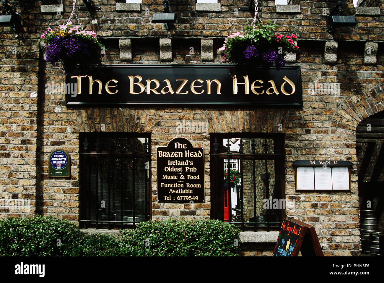 Brazen Head public house and restaurant, Ireland’s oldest pub, Lower ...