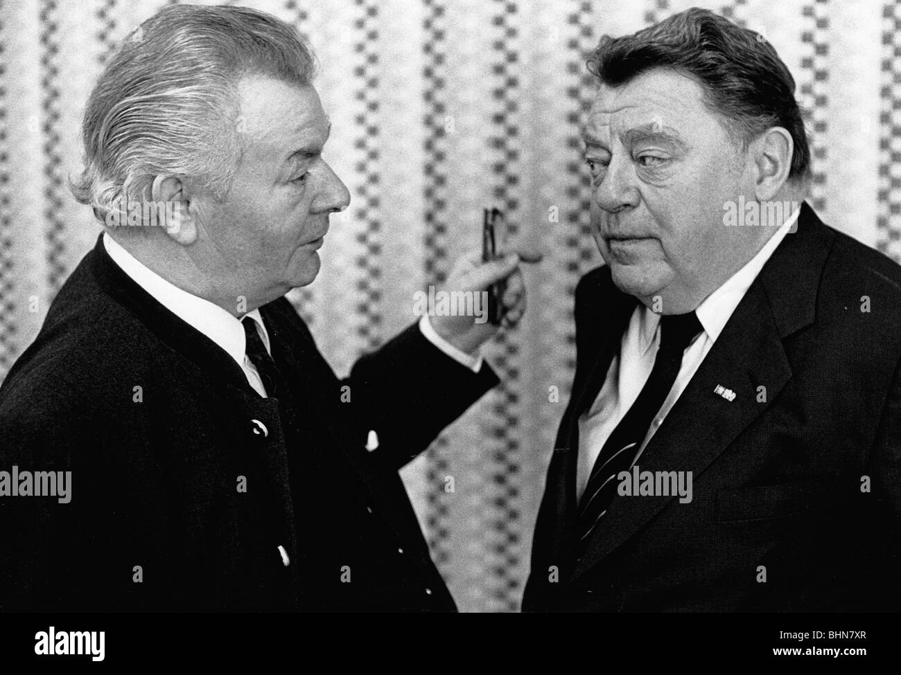 Strauss, Franz Josef, 6.9.1915 - 3.10.1988, German politician (CSU), Minister President of Bavaria 1978 - 1988, with the German Federal Minister for Economics Anton Jaumann, at the opening of a craft trade fair, Munich, March 1987, Stock Photo