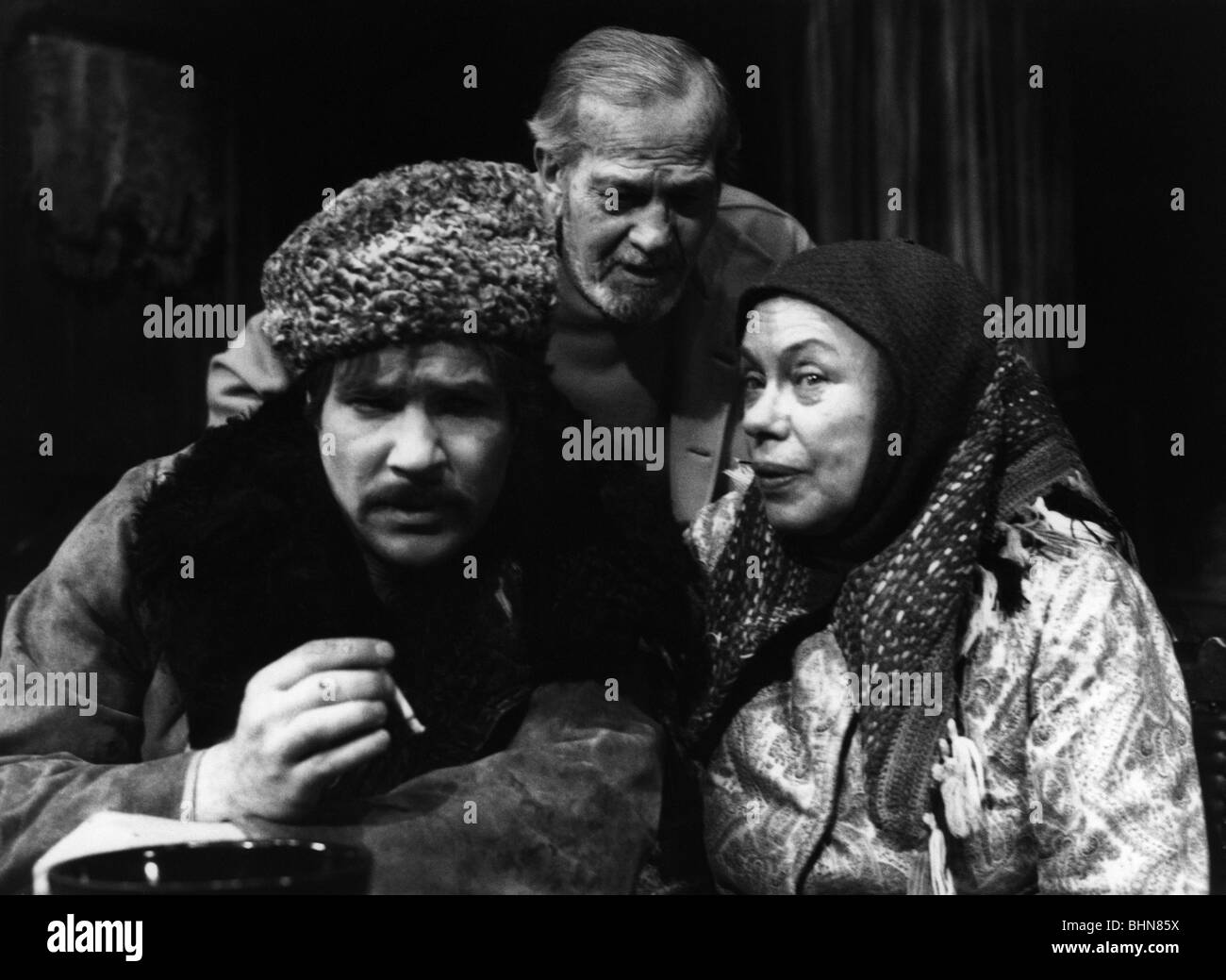 George, Goetz, 23.7.1938 - 19.6.2016, German actor, with his mother Berta Drews and director Rene Deltgen, scene from the theatre play 'Die Macht der Finsternis' (The Power of Darkness), drama by Leo Tolstoy, premiere, Herford, Germany, 30.1.1975, Stock Photo