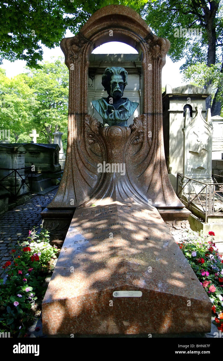 geography / travel, France, Paris, Cimetière de Montmartre, grave of the French author Emile Zola, Additional-Rights-Clearance-Info-Not-Available Stock Photo