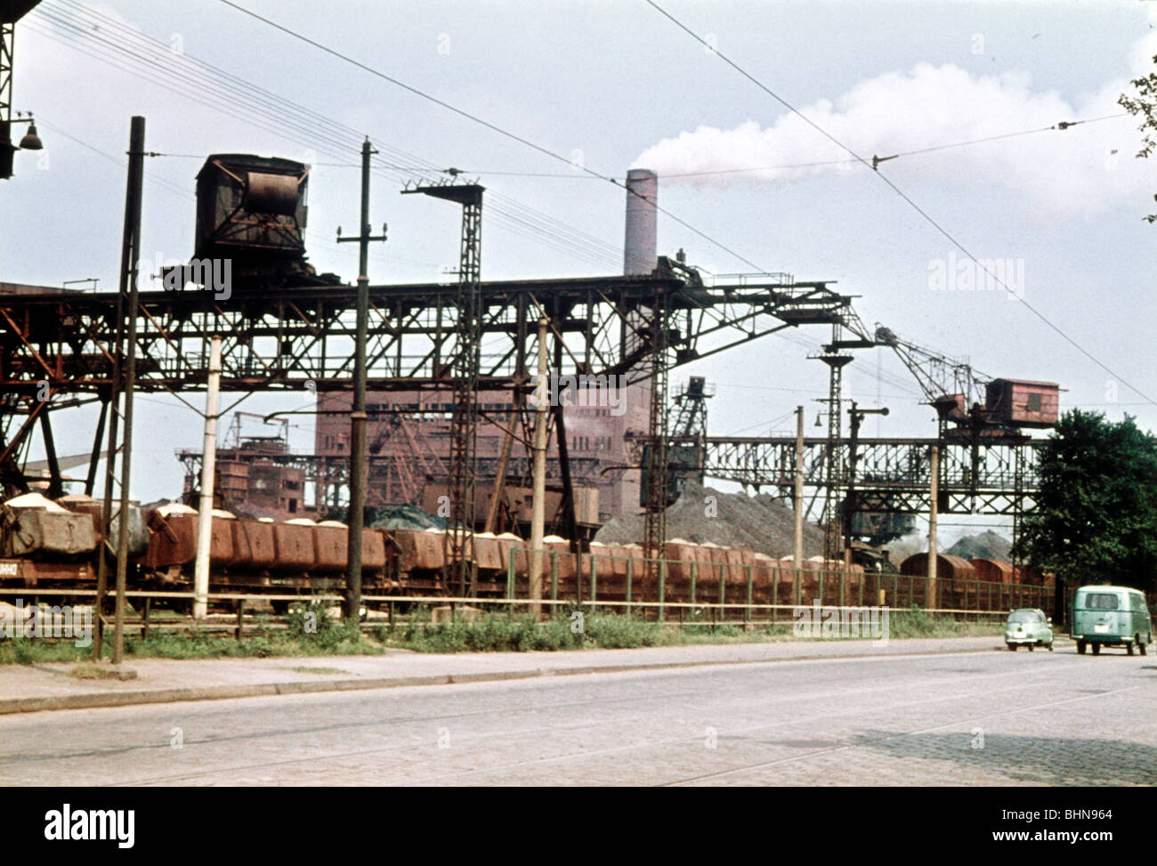 industry, energy, coal power plant, Ruhr area, North Rhine-Westphalia, Germany, 1960s, 60s, 20th century, historic, historical, Central Europe, North-Rhine, Rhine, Westphalia, Nordrhein-Westfalen, Nordrhein-Westphalen, Ruhr Valley, crane plant, facility, exterior view, chimney, chimneys, railroad, industrial plant, industrial plants, coal industry, Stock Photo