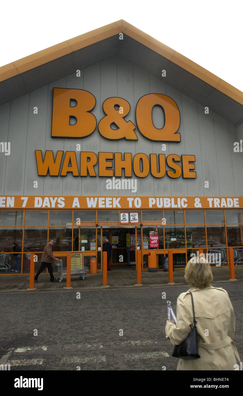 B And Q Shop High Resolution Stock Photography and Images Alamy