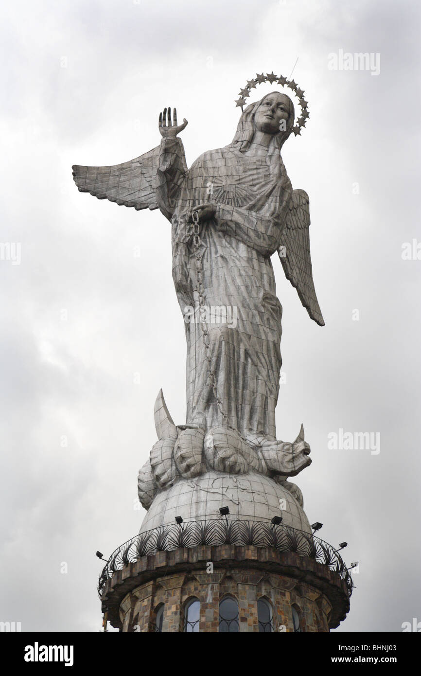 Immaculate Virgin Mary statue at Panecillo Hill in Quito, Ecuador Stock Photo Alamy