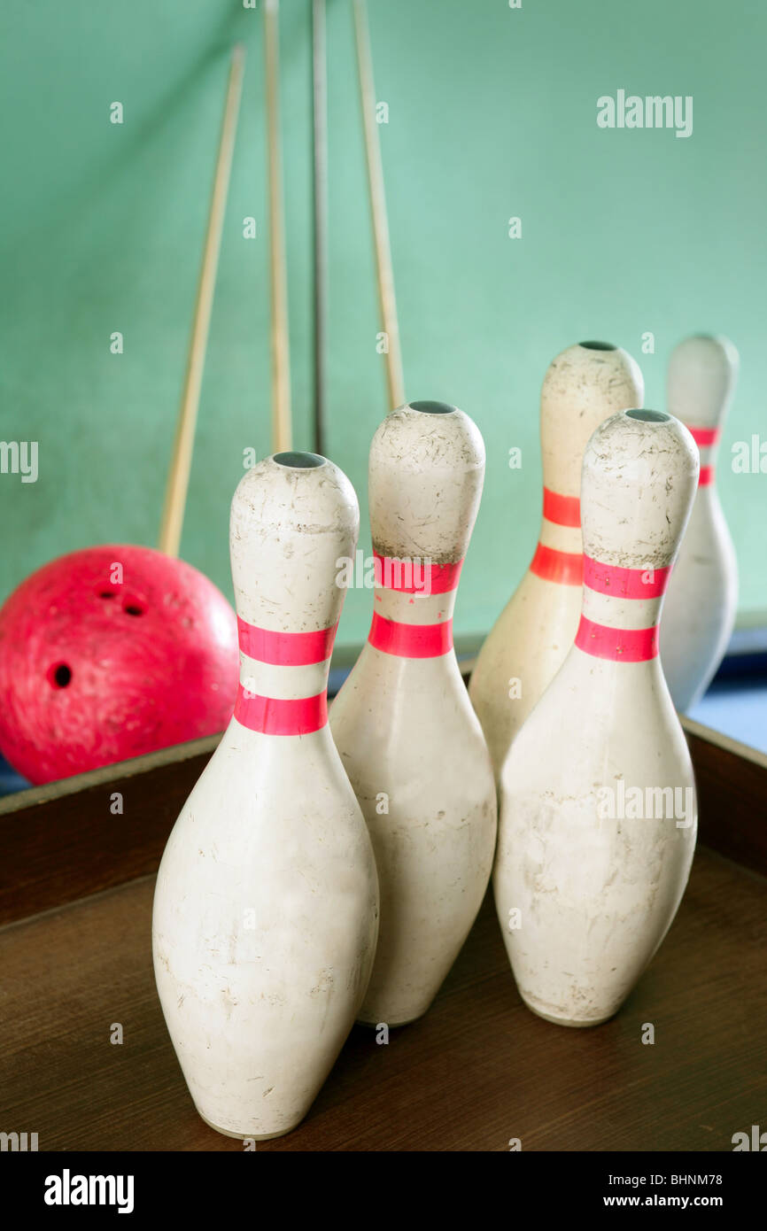 Billiard bowling games still life hires stock photography and images
