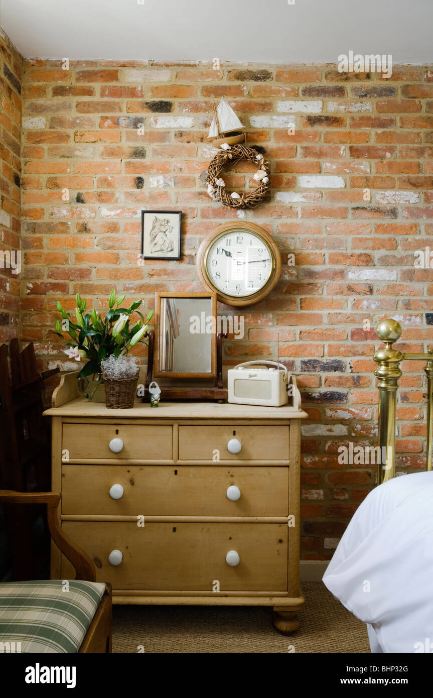 Chest drawers hires stock photography and images Alamy
