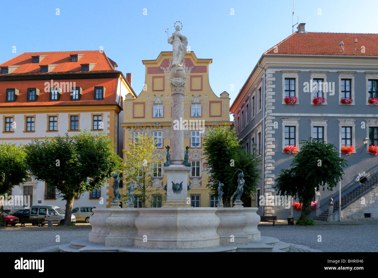 Karlsplatz mit Marienbrunnen, Neuburg an der Donau, Bayern, Deutschland
