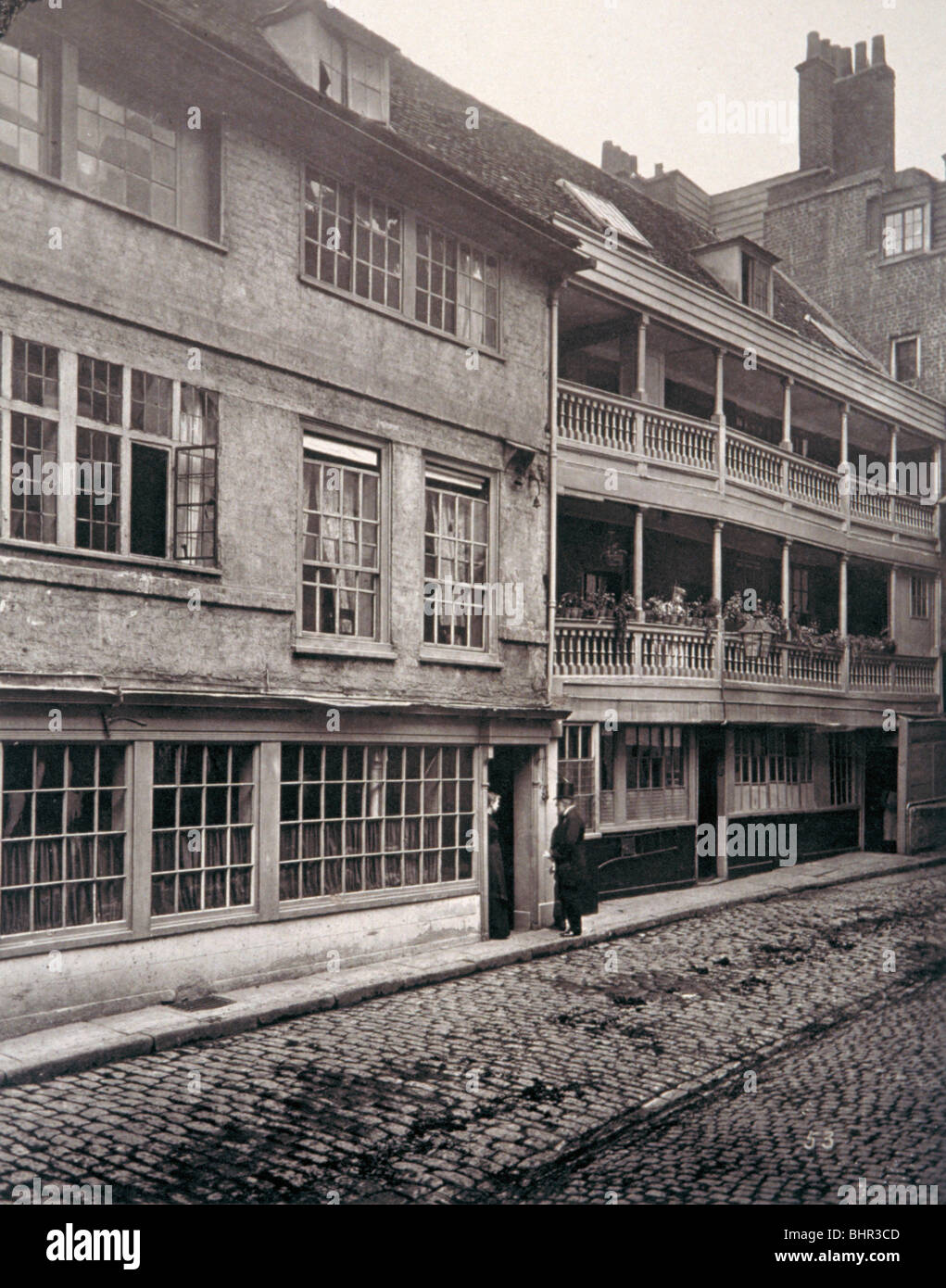 The George Inn, Borough High Street, Southwark, London, 1881. Artist: Henry Dixon Stock Photo