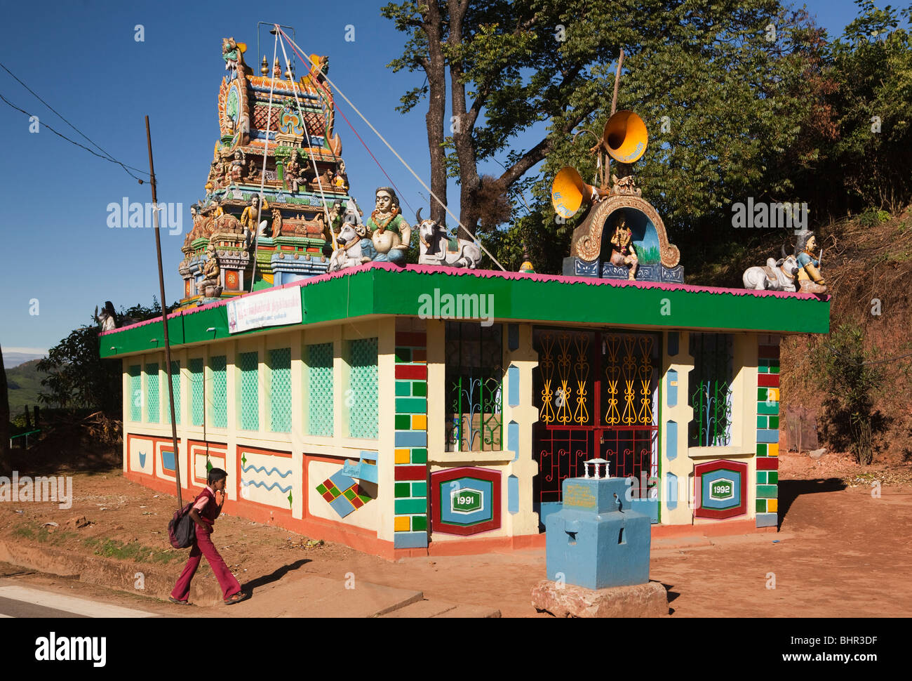 Small hindu temple hi-res stock photography and images - Alamy