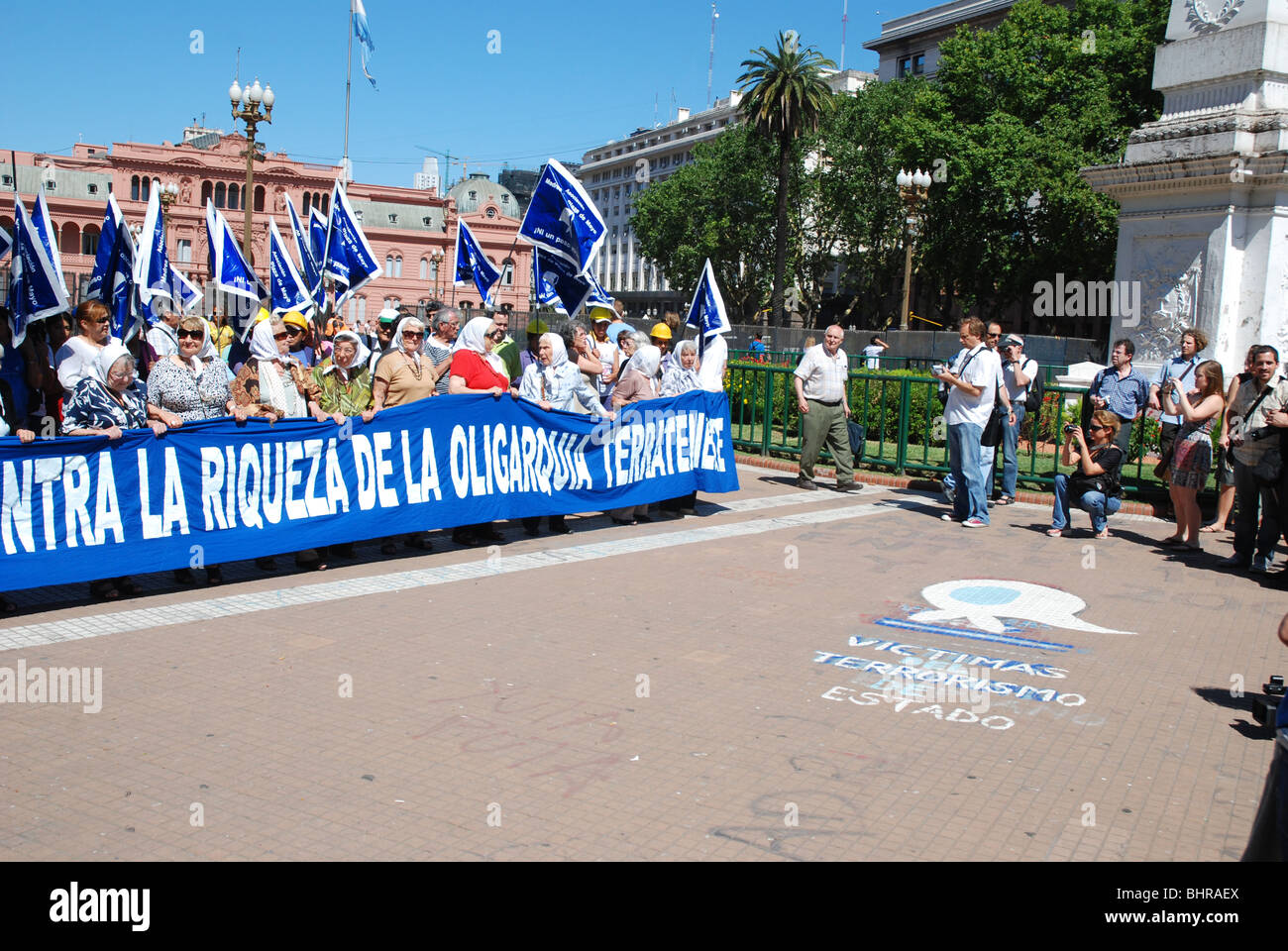 A demonstration in front of Casa Rosada ( pink palace ), the Presidential Palace in Plaza de Mayo Stock Photo