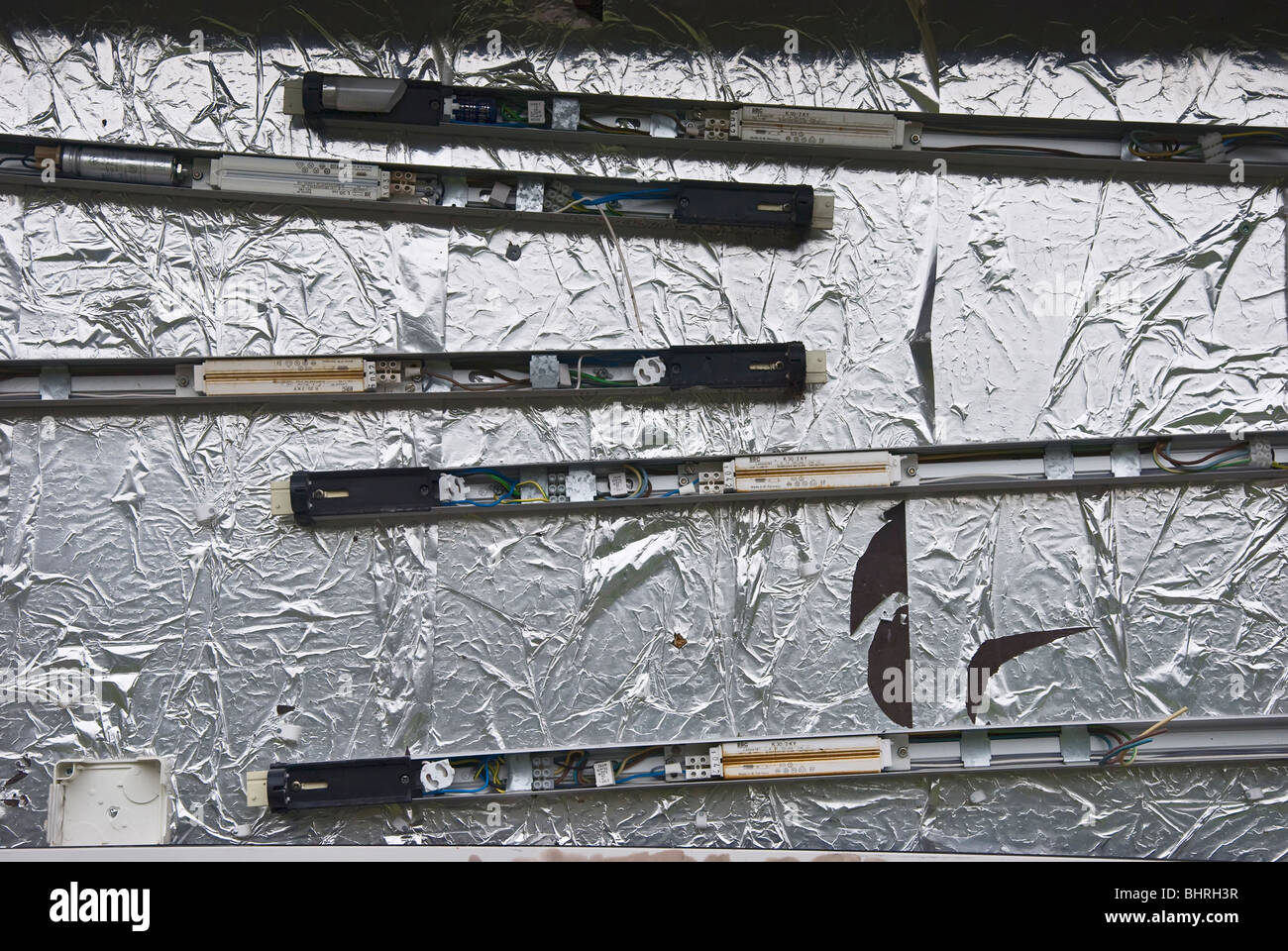 Broken neon tubes hires stock photography and images Alamy