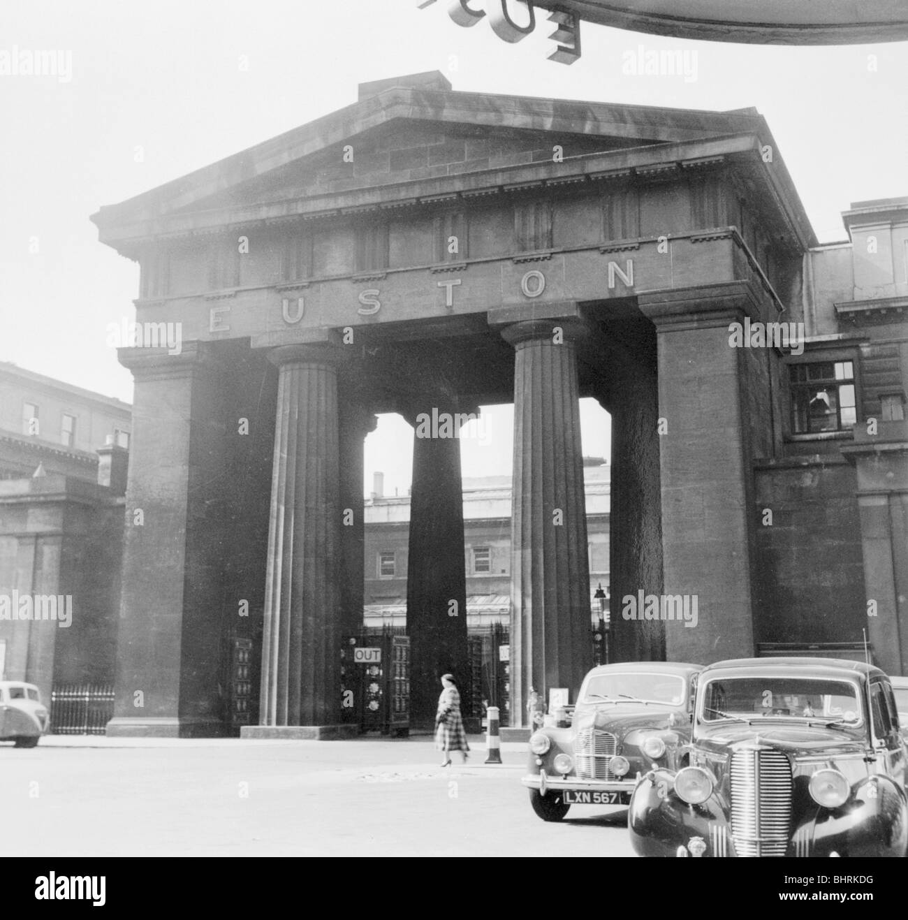 Arch outside the main entrance to Euston Station, Camden, London, 1952. Artist: Henry Grant Stock Photo