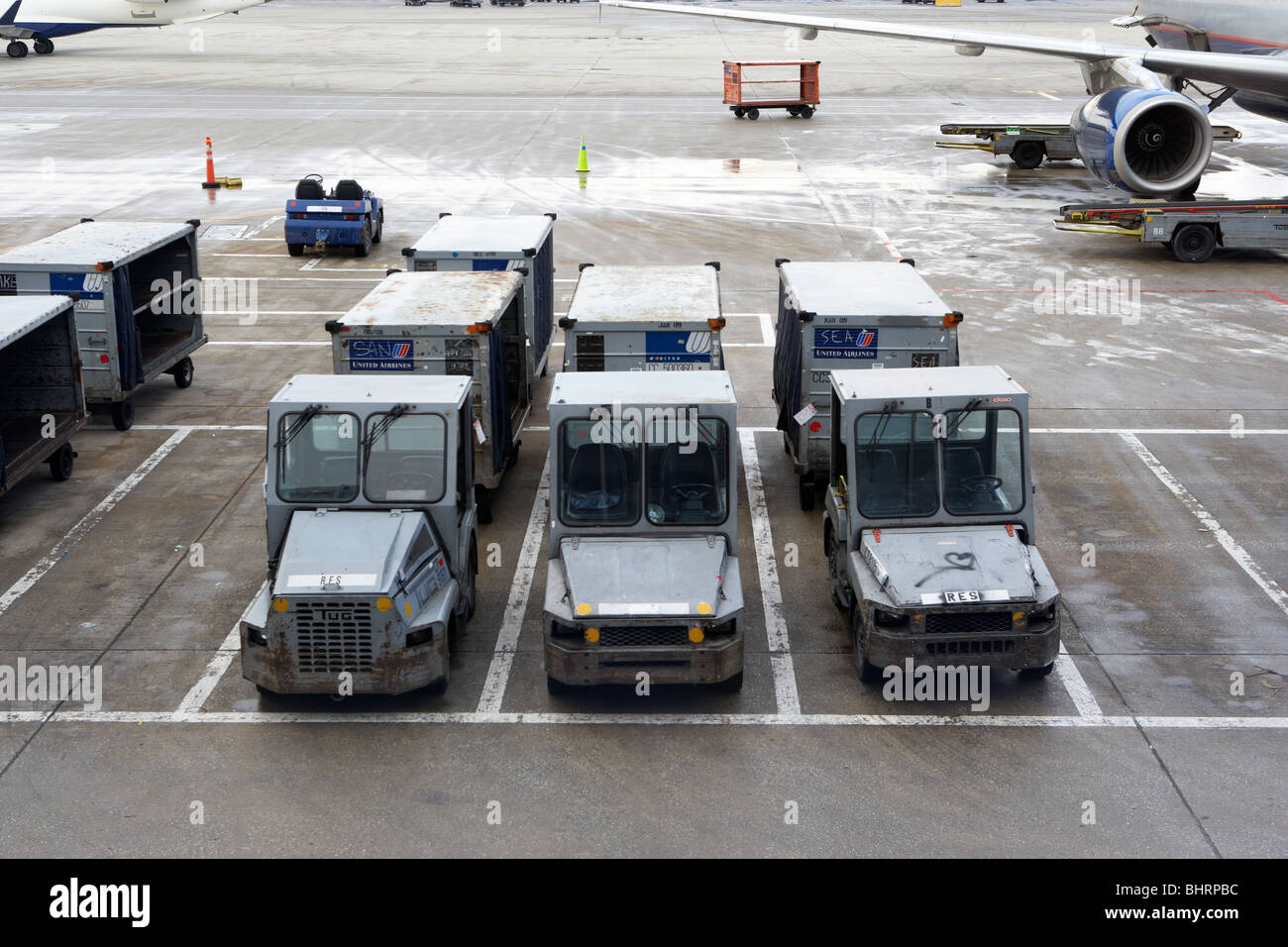 Airport Luggage Carts High Resolution Stock Photography and Images Alamy