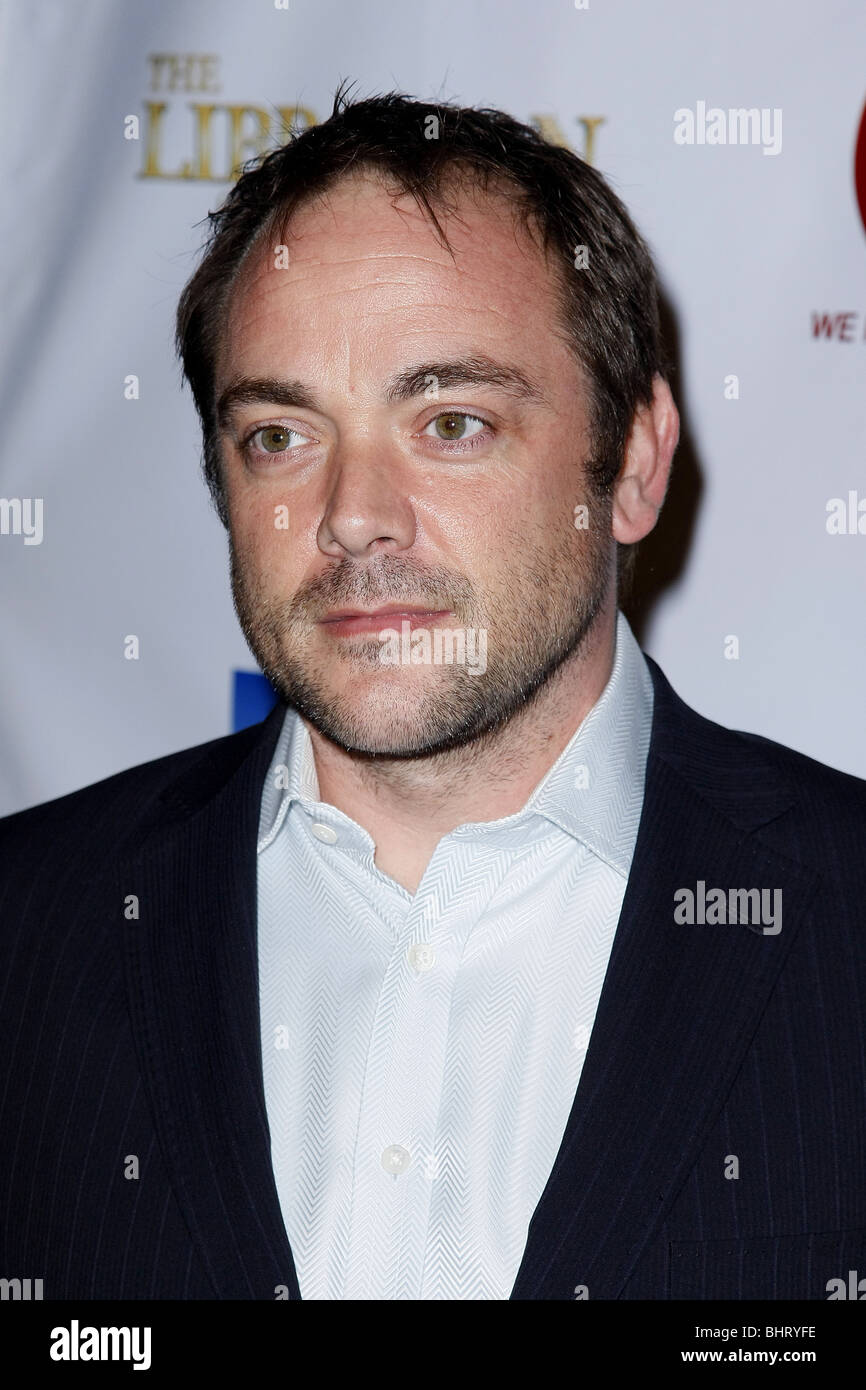 MARK SHEPPARD TNT'S LEVERAGE AND THE LIBRARIAN: CURSE OF THE JUDAS CHALICE PARTY HOLLYWOOD LOS