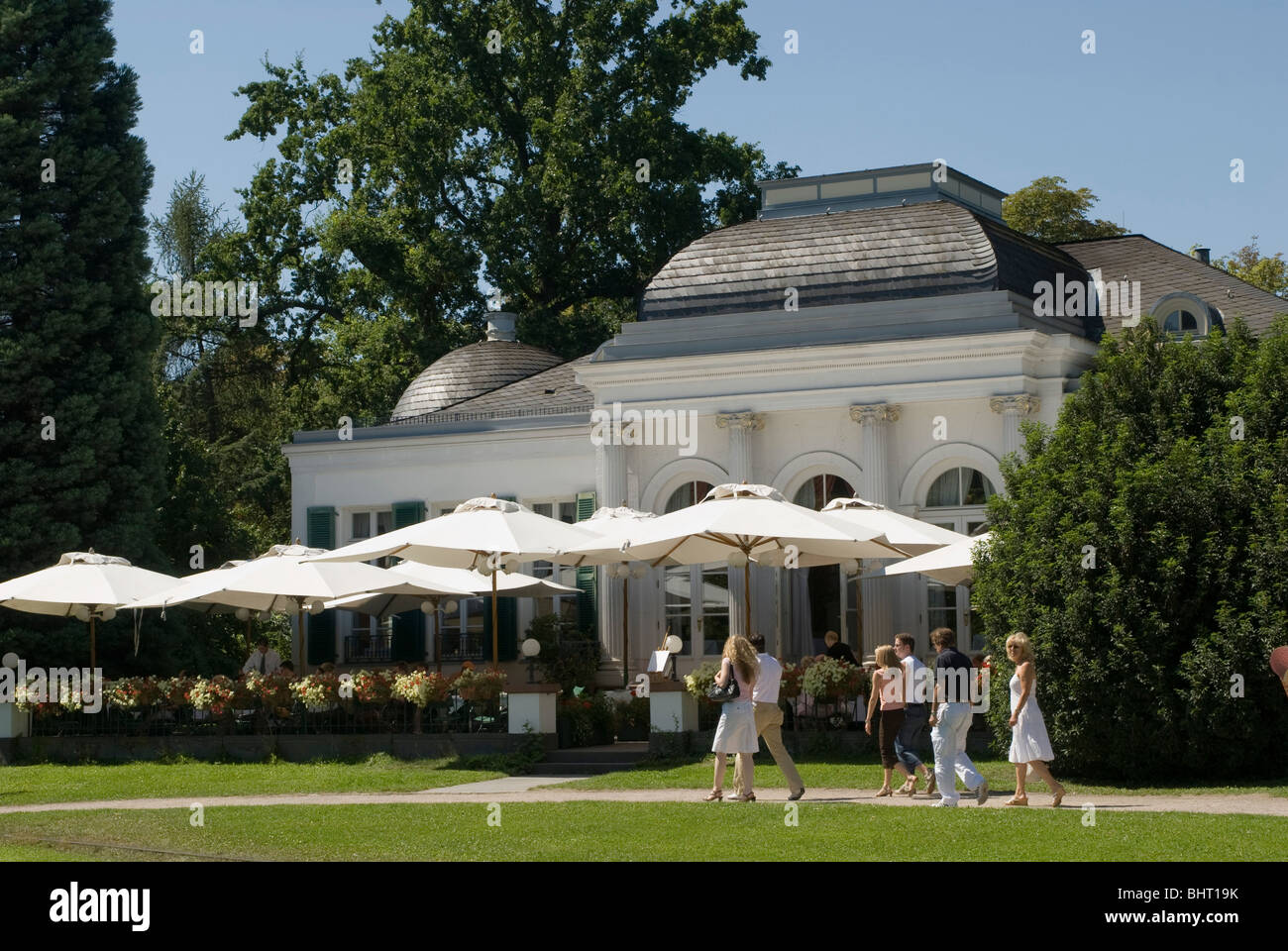 Palmengarten Botanical Garden In Frankfurt Villa Leonhardi