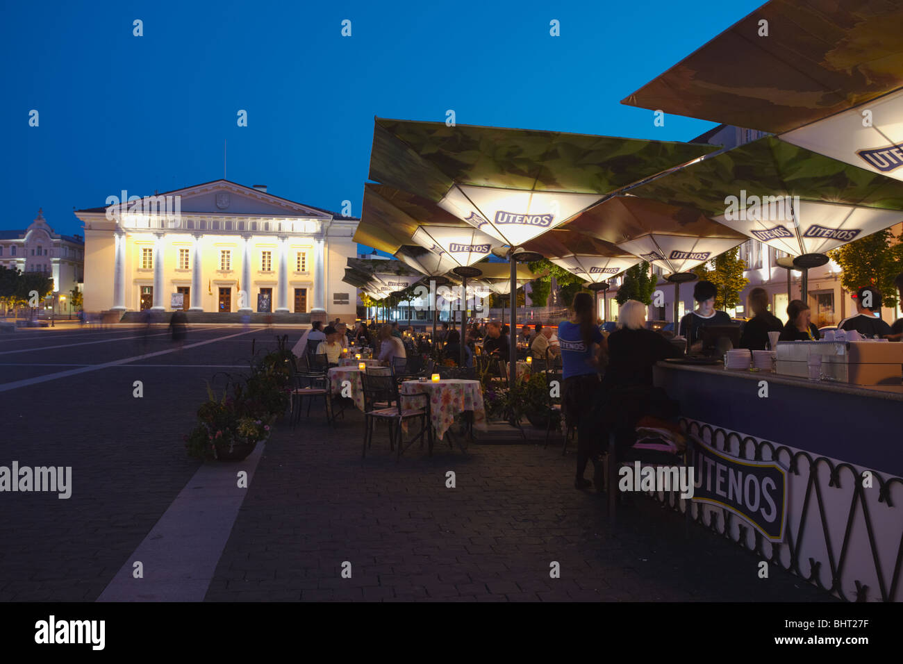 Outdoor Cafe In Rotuses Aikste Square With Town Hall In Background, Vilnius, Lithuania, Baltic States, Eastern Europe Stock Photo