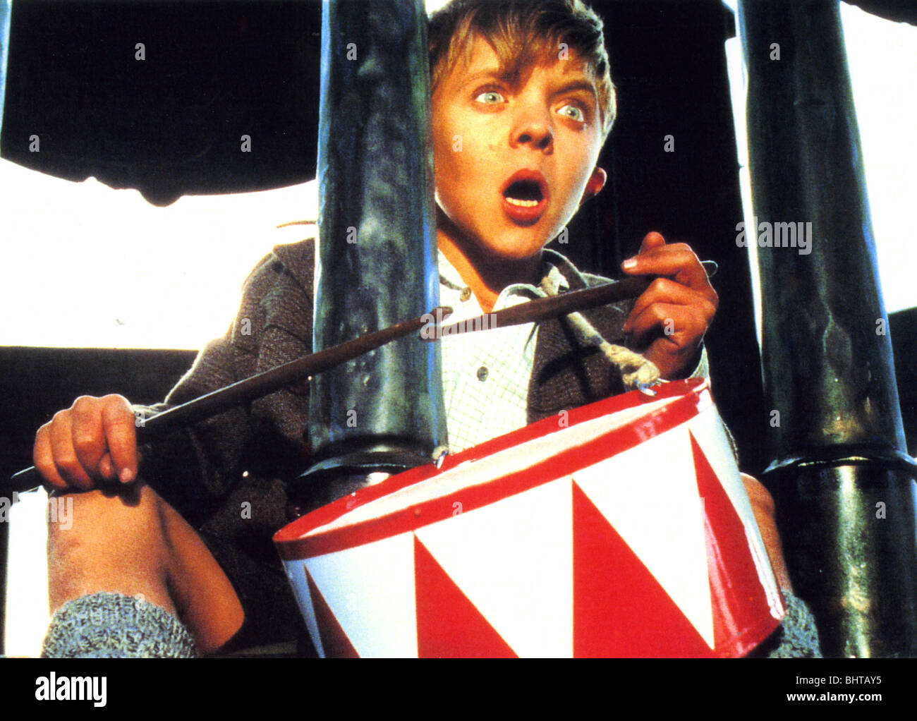Chiếc Trống Thiếc - The Tin Drum - 1979 PhimNhanhcom