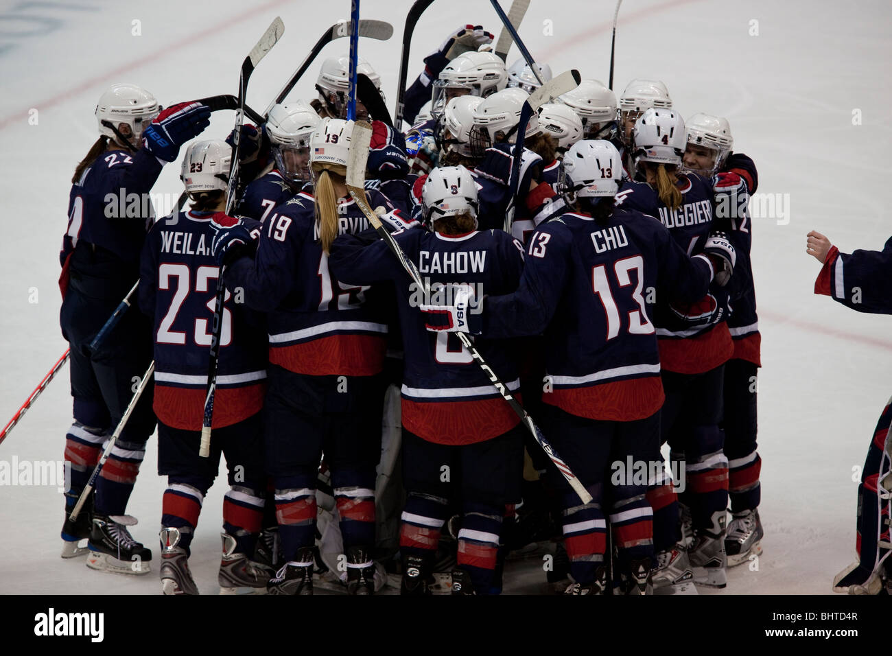 USA - Sweden Women's Ice Hockey at the 2010 Olympic Winter Games, Vancouver, British Columbia Stock Photo