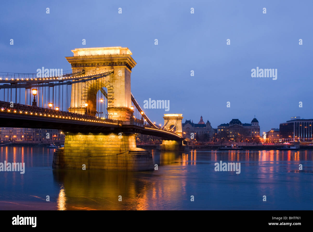 The chain bridge in Budapest, Hungary, night scene, looking towards Pest Stock Photo