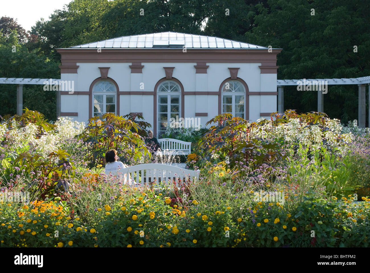 Palmengarten, Haus Rosenbrunn, Frankfurt am Main, Hessen, Deutschland | Palmengarten, botanical garden in Frankfurt, Germany Stock Photo