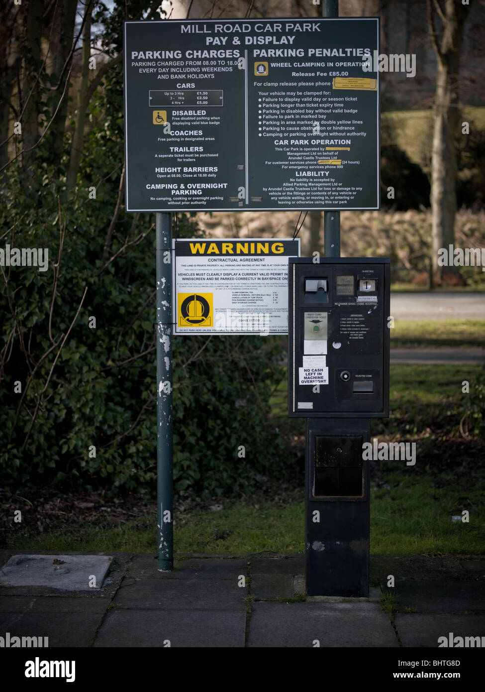 Parking Machine Sign Pay at machine hi-res stock photography and images - Alamy