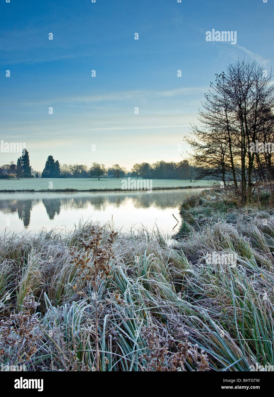 Lake on an estate in Warwickshire on a frosty morning Stock Photo