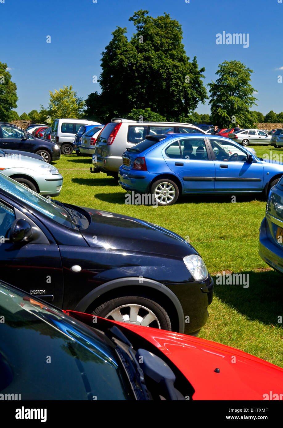 Car cars vehicle vehicles park parked hi-res stock photography and ...