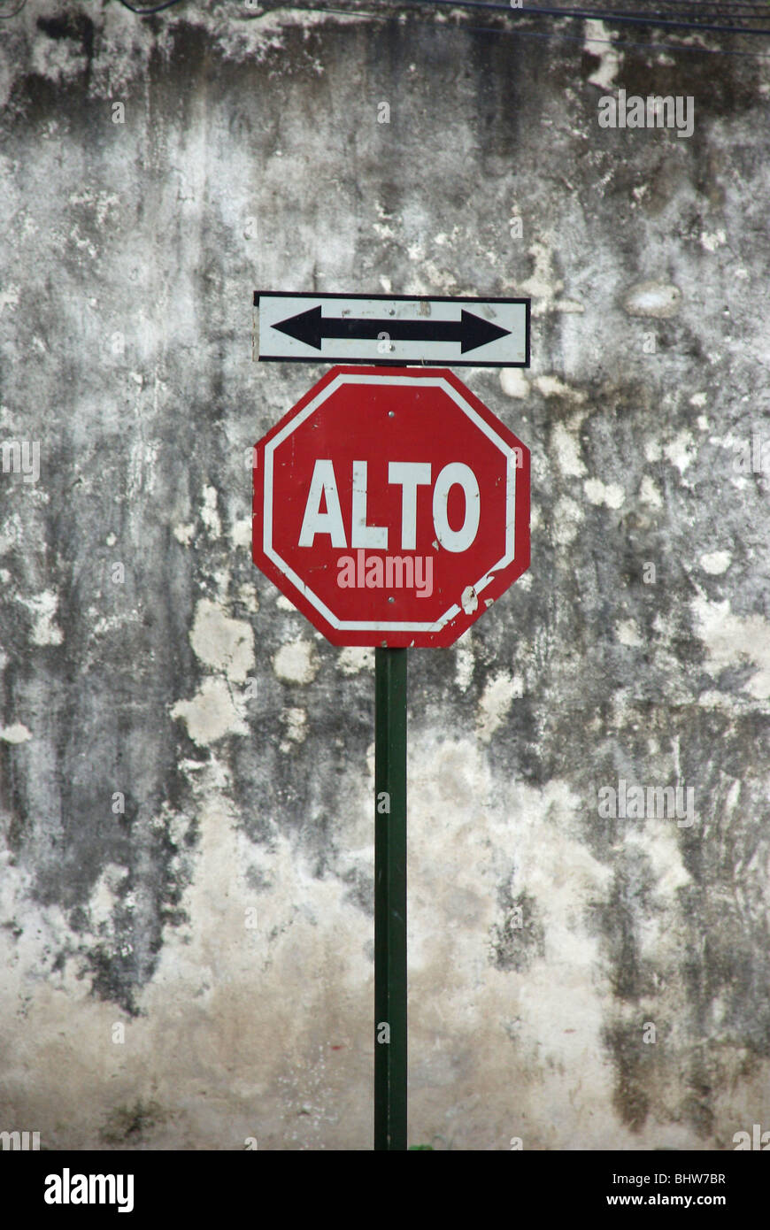 'Alto' road sign & wall, Granada, Nicaragua Stock Photo Alamy