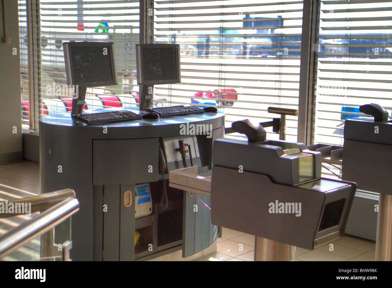 Airport Check In Desk Stock Photos & Airport Check In Desk Stock Images