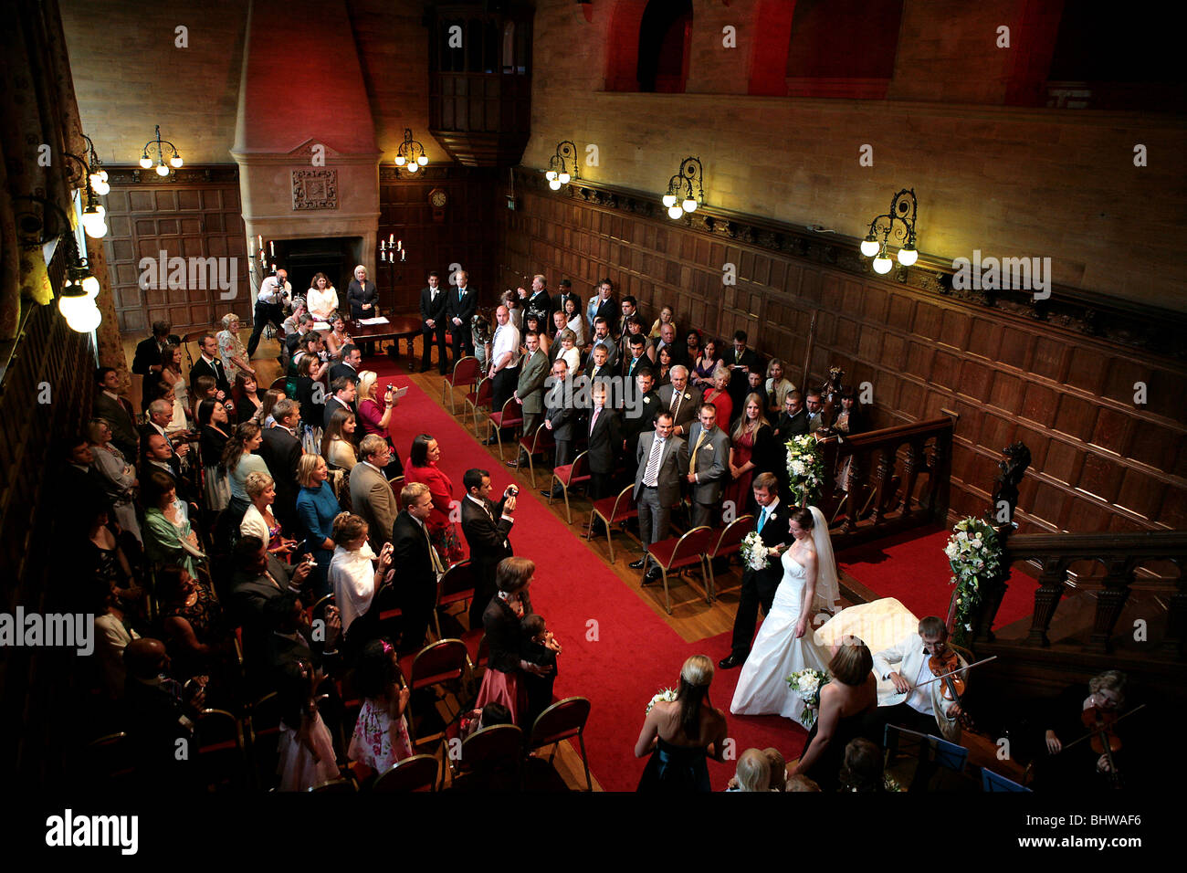 Pic by Mark Passmore/ ww.markpassmore.com. A father walks his daughter down the aisle at Stoodleigh Court, Devon Stock Photo