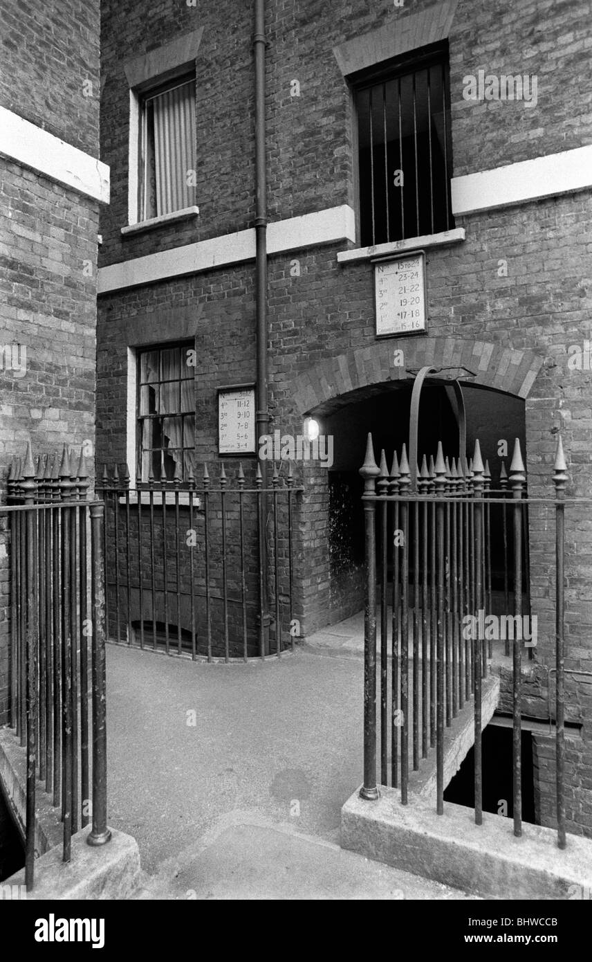 Victorian slum building, slums 1970s UK. Tower Hamlets Whitechapel east London Peabody social housing 1975 HOMER SYKES. Stock Photo