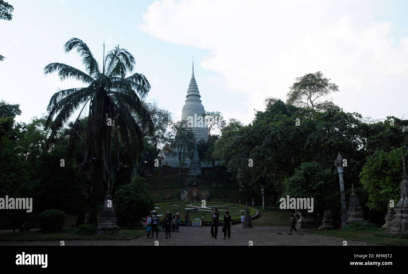 wat-phnom-phnom-penh-cambodia-south-east-asia-stock-photo-alamy
