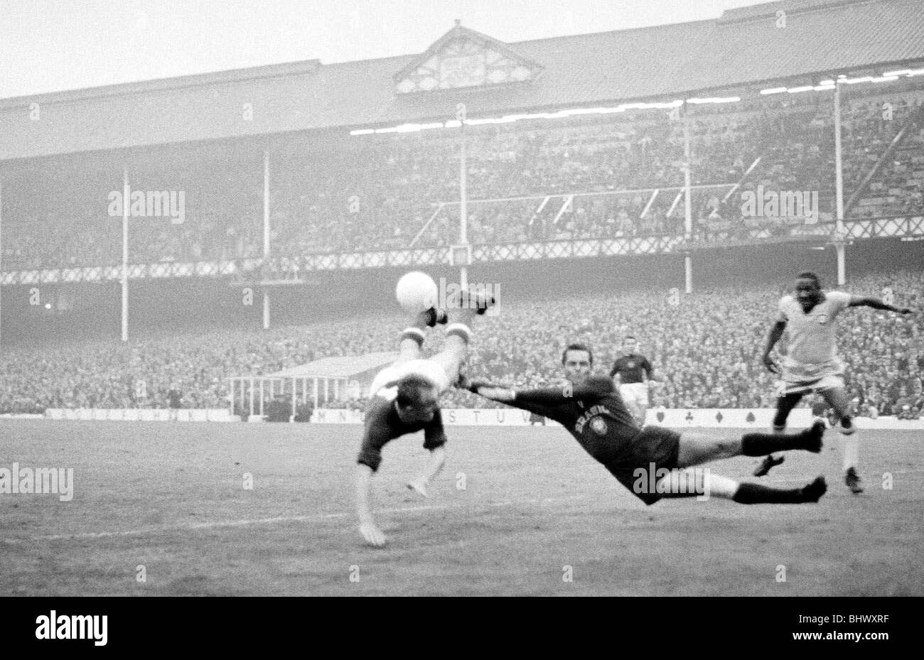 World Cup Brazil versus Hungary at Goodison Park 15th July 1966 Fresco and Owens Brazil's goal keeper challenges Hungarian player's attempt to score W6820 13c July 1966 1960s ©Mirrorpix Stock Photo