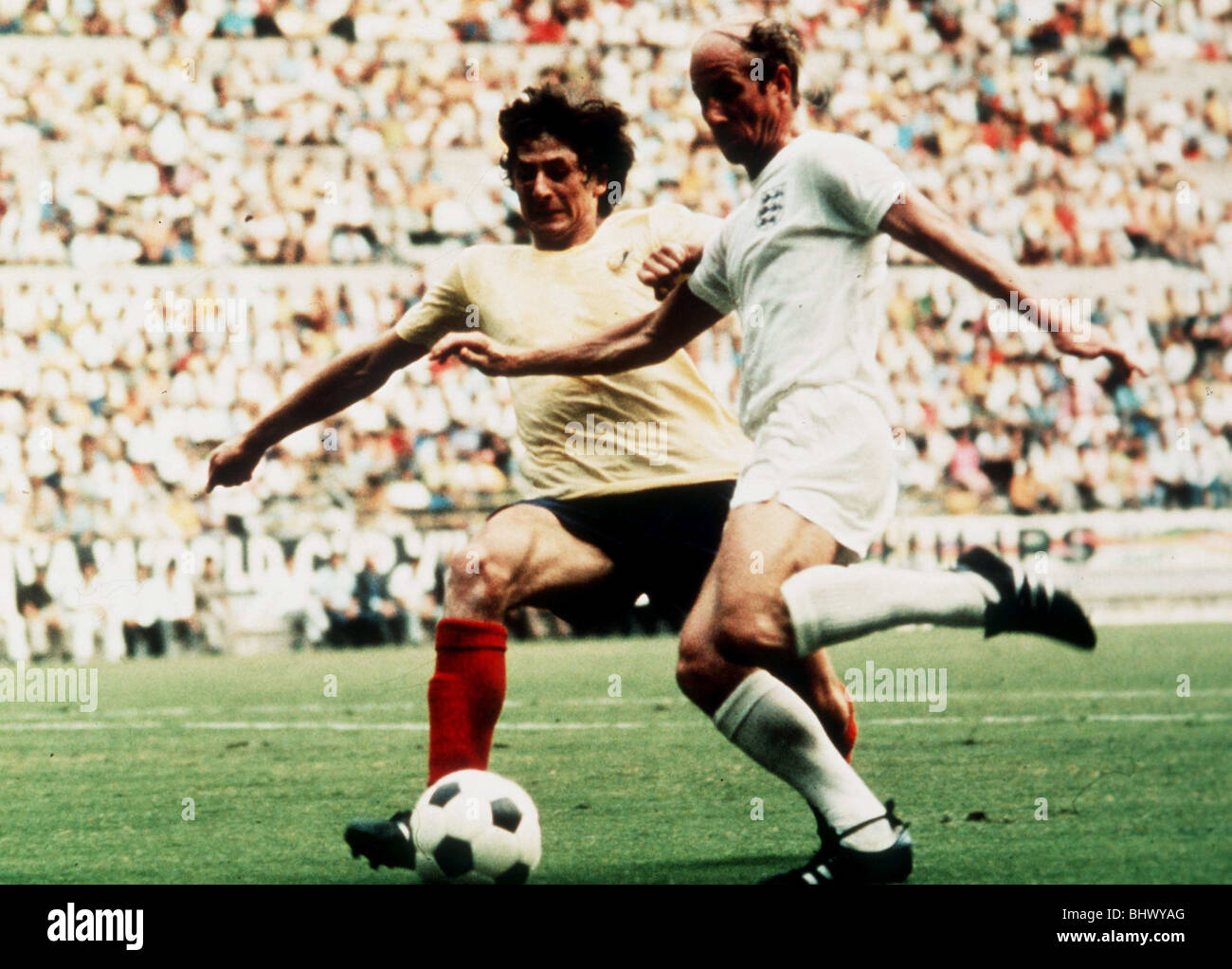 World Cup 1970 Group C England 1 Romania 0 Jalisco, Guadalajara Bobby Charlton of England is challenged for the ball. Mexico Stock Photo