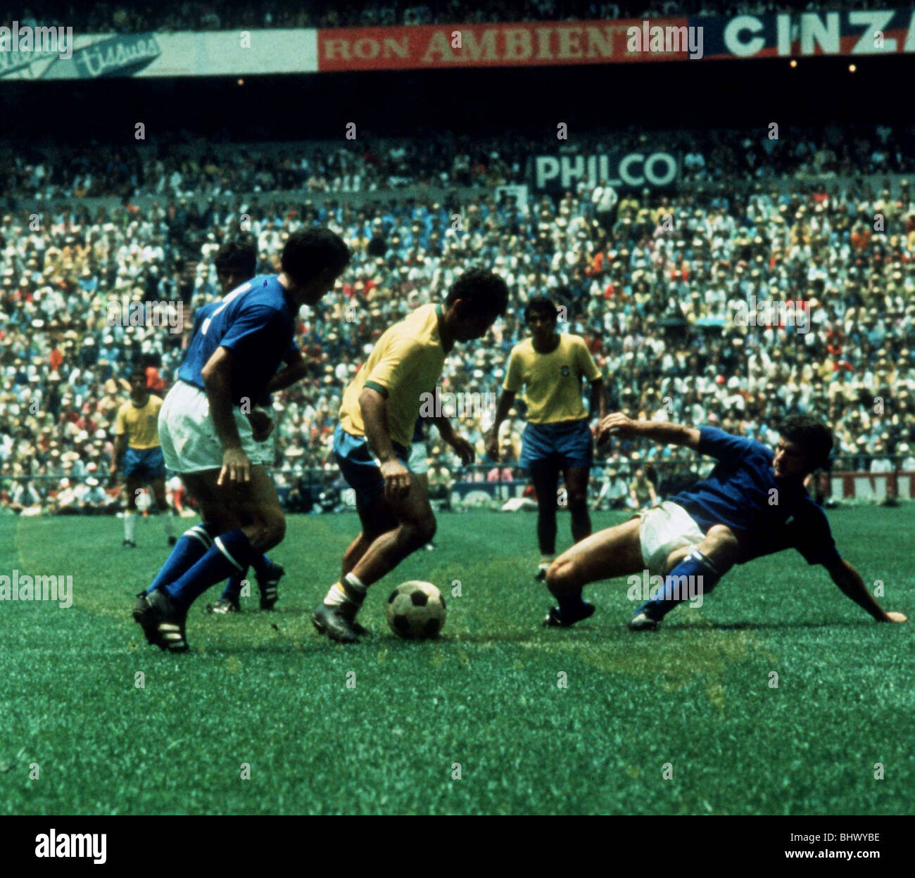 World Cup final 1970 Brazil 4 Italy 1 Azteca, Mexico City Rivelino faces a challenge from an Italian player Mexico Stock Photo