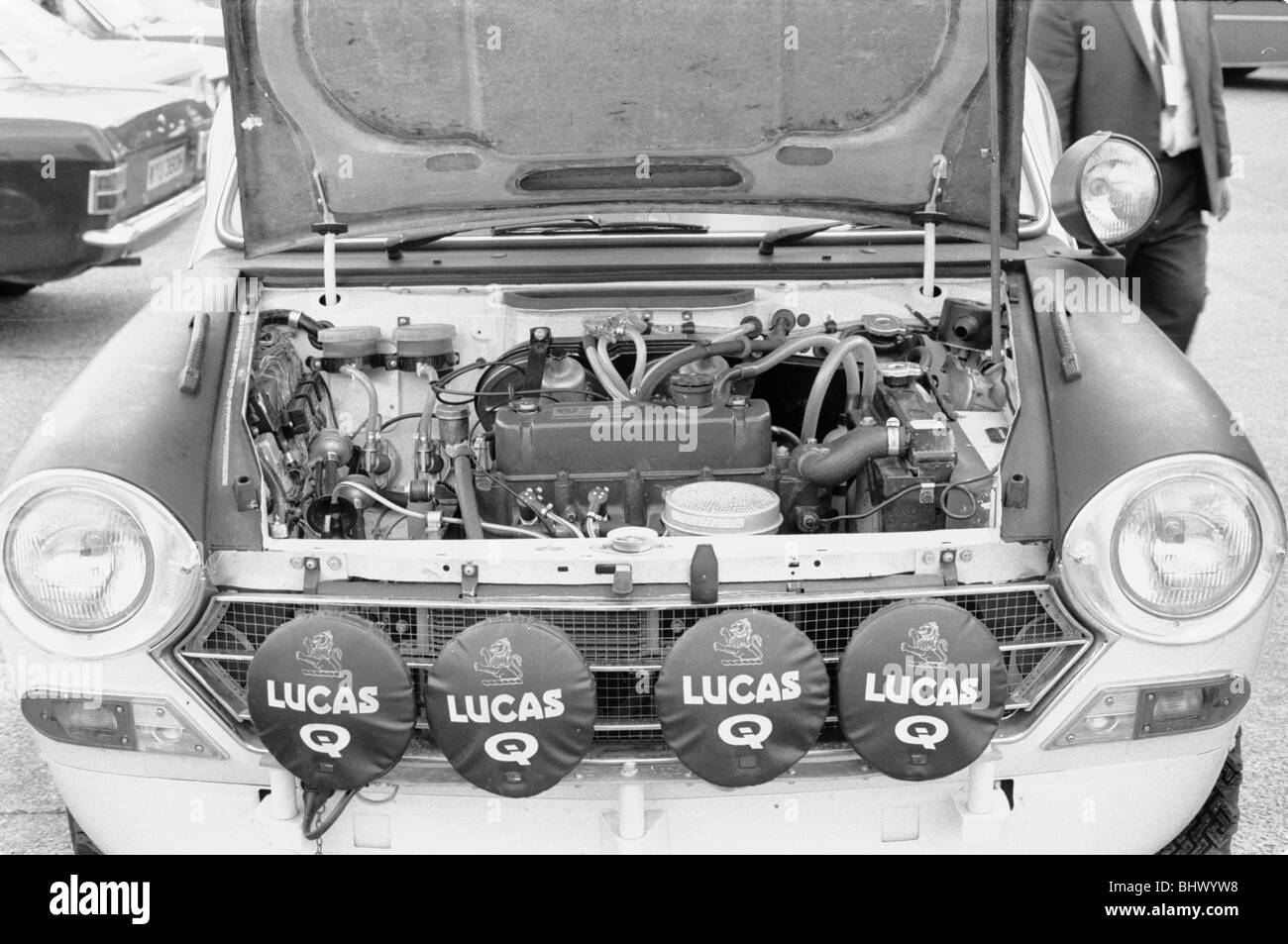 The engine bay of Peter Jopp B.L.M.C. 1800 ready for final inspection and checks at the start of the Daily Mirrors World Cup Stock Photo
