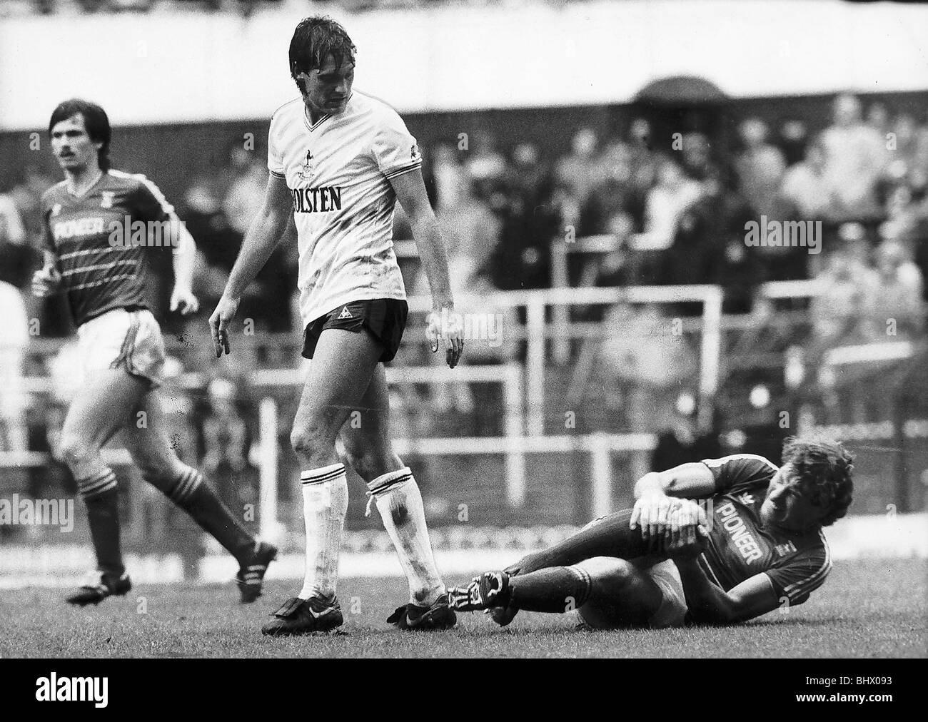 Terry Butcher Football player after being tackled by Glenn Hoddle Stock Photo