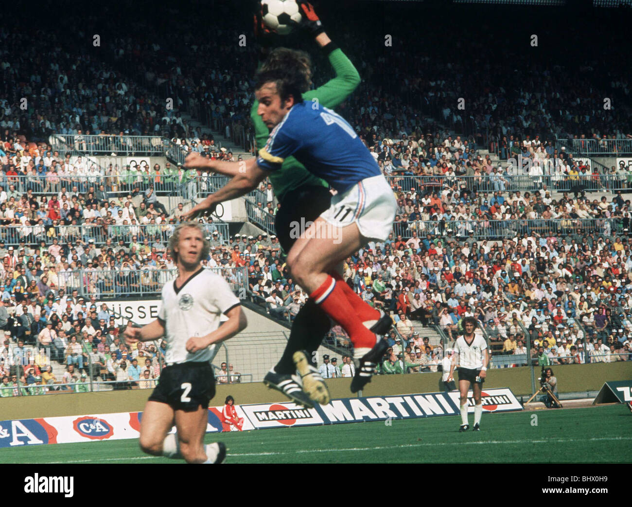 Photo Ancienne Coupe Du Monde 1974 – Carpegiani & Kazimierz Deyna – Brésil Pologne