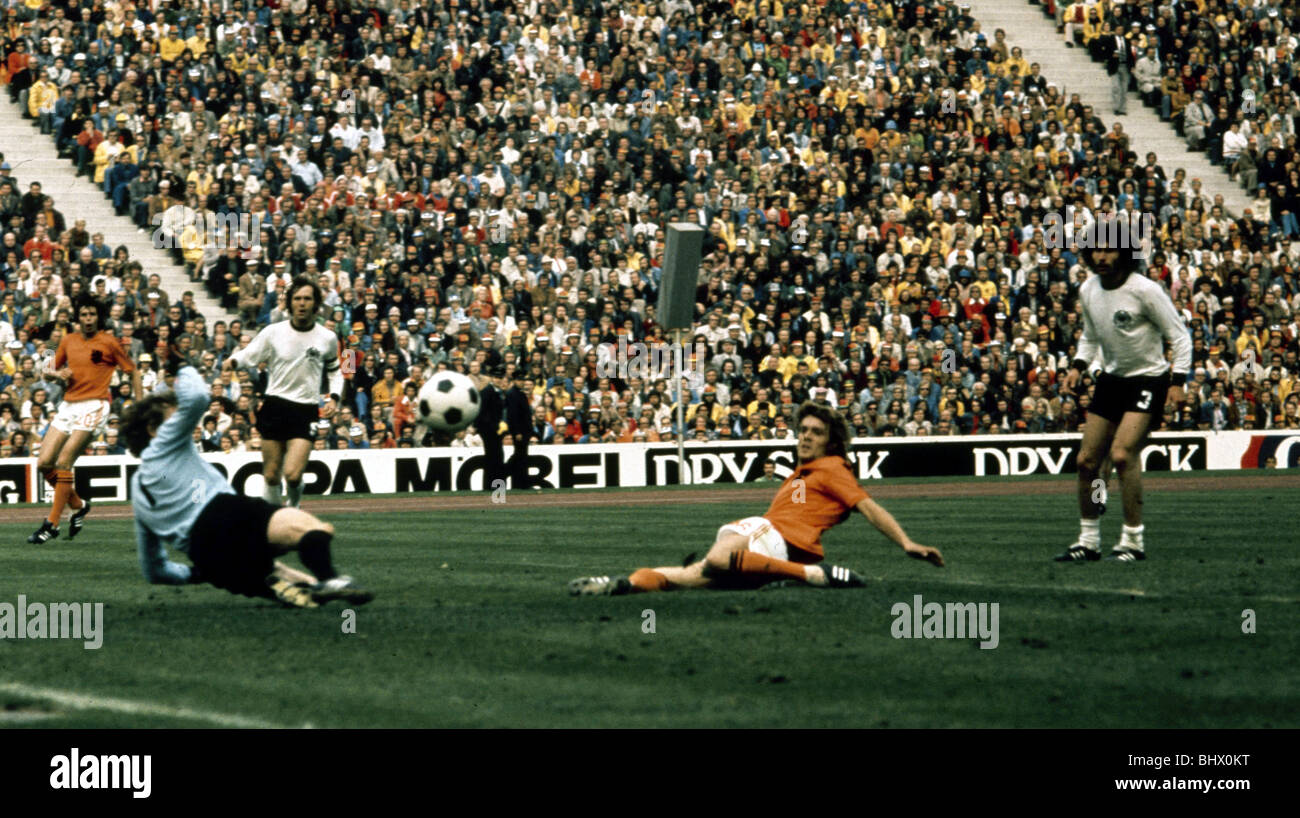 Rep of Holland tries a shot at goal during the 1974 World Cup Final. The fimnal score was a West Germany 2 Holland 1. July 1974 Stock Photo