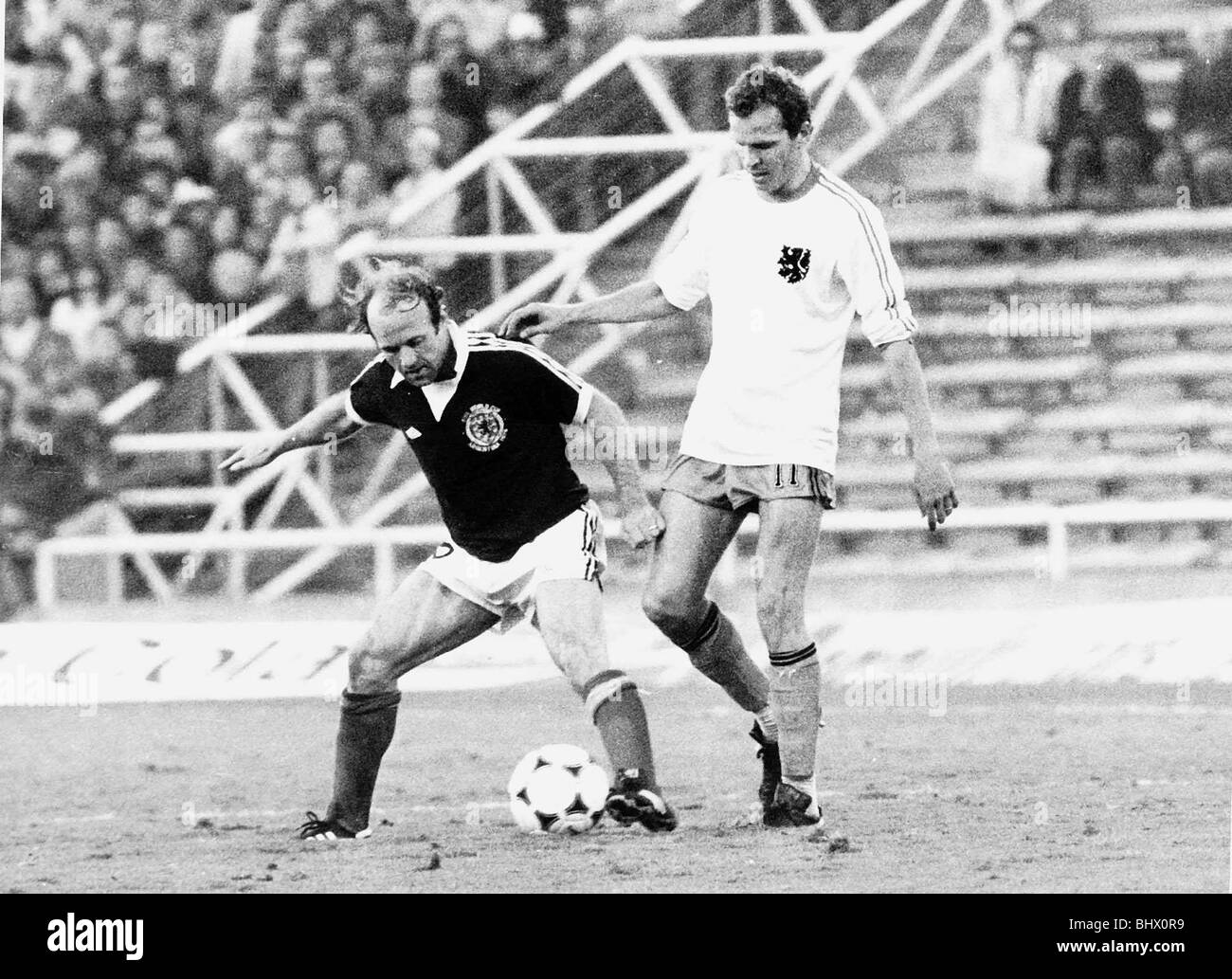 Archie Gemmill 1978 (Scotland) and Willy Van de Kerkhof (Holland) in 1978 football World Cup Stock Photo