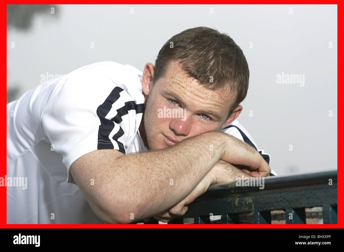 England striker Wayne Rooney relaxing at the team hotel in Baden Baden, Germany. June 2006 Stock Photo