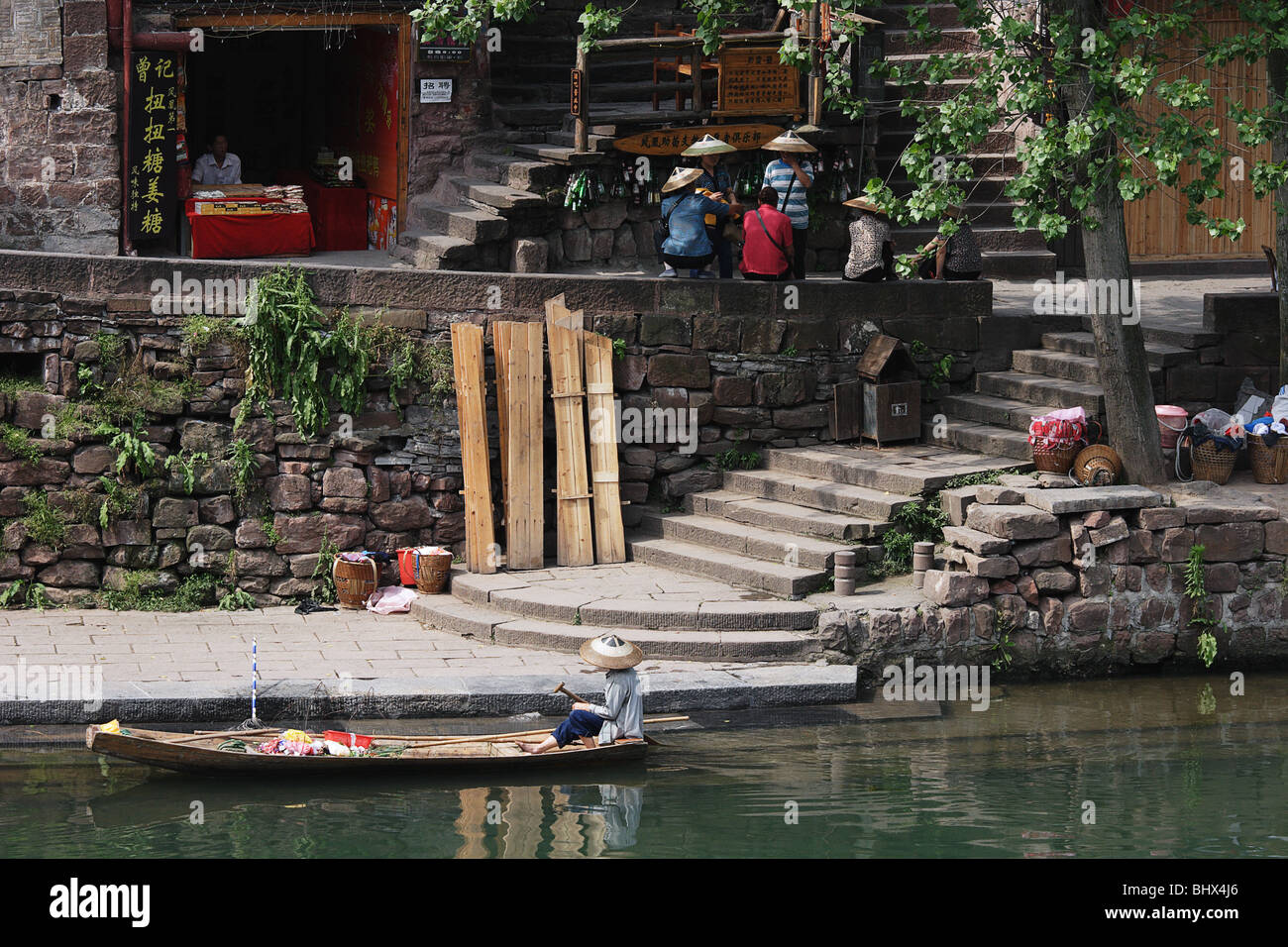 Having a chat in Fenghuang, China Stock Photo