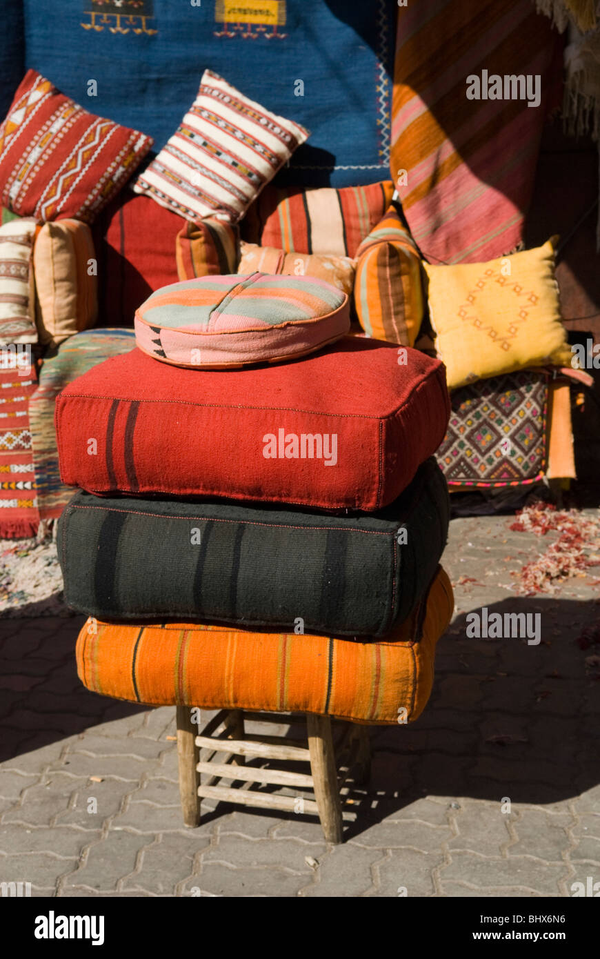 Cushions for sale hires stock photography and images Alamy