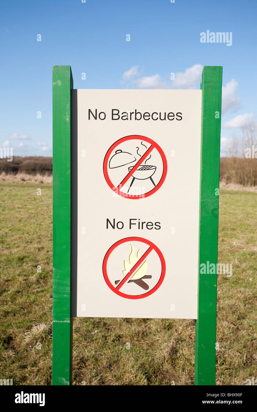 sign for no barbecues and no fires Stock Photo