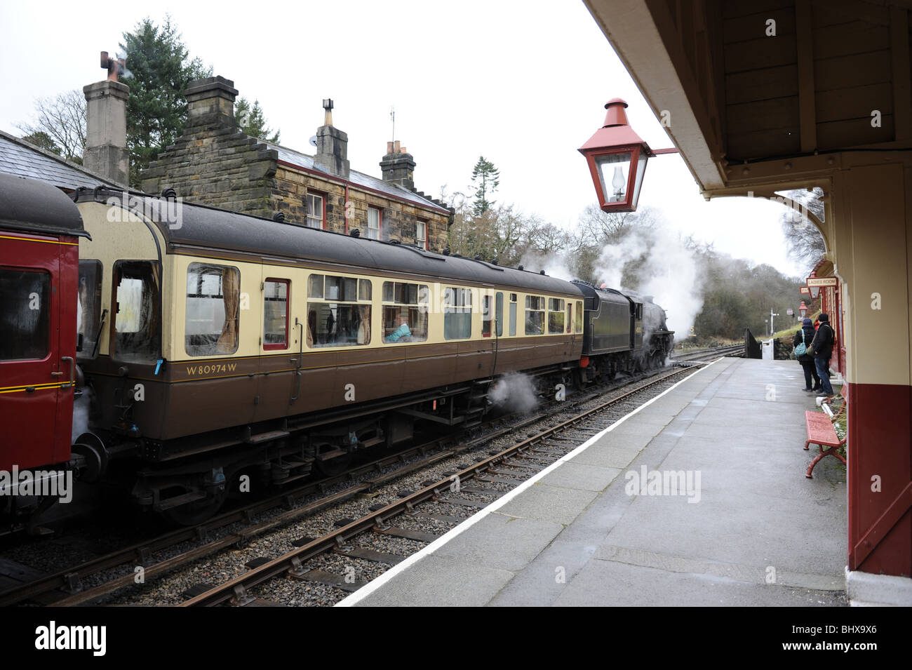 Steam locomotive 45212 arriving at Goathland Station on the North Yorkshire Moors Railway Stock Photo