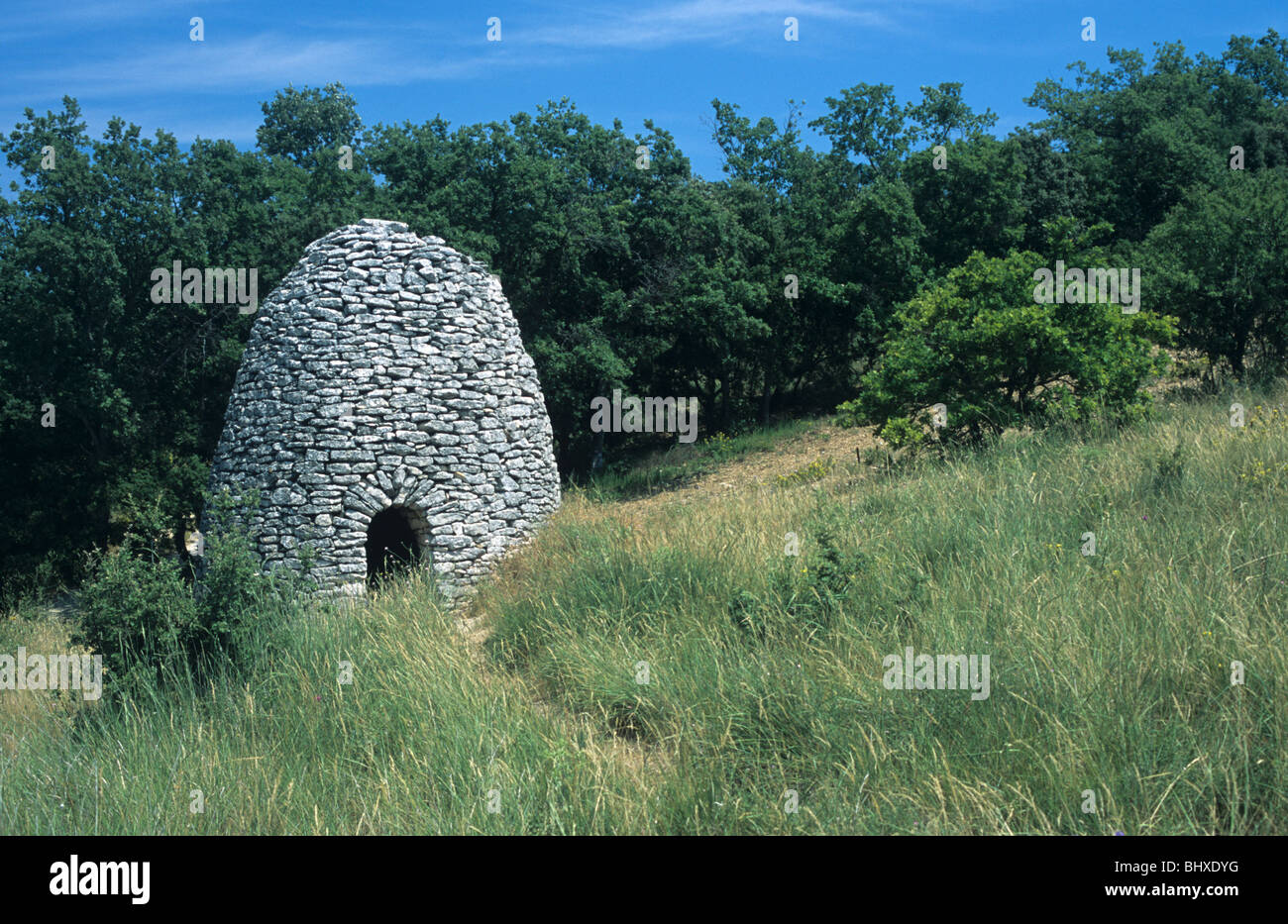 Vaulted Borie, Dry Stone Gallic Hut, Cone Shaped or Conical Cabanon, Luberon Regional Park, Vaucluse, Provence, France Stock Photo