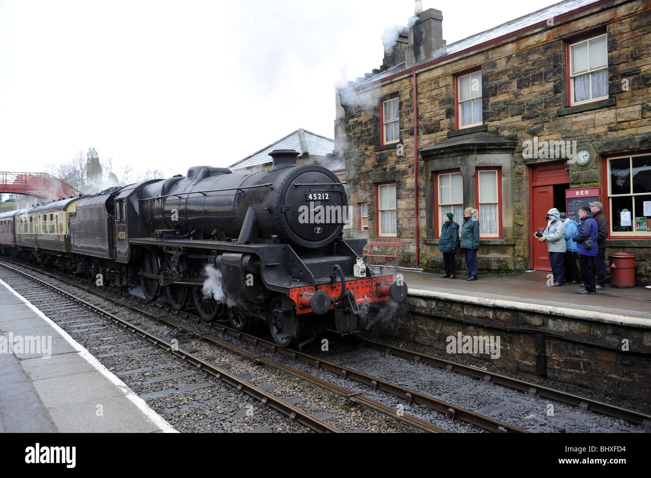 Steam locomotive 45212 arriving at Goathland Station on the North Yorkshire Moors Railway Stock Photo
