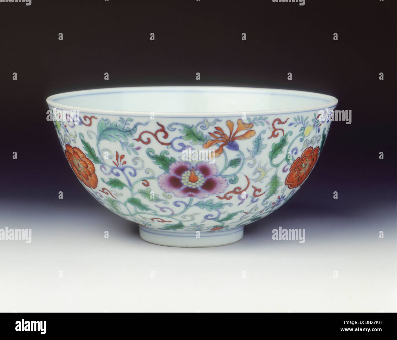 Doucai bowl with floral decoration, Yongzheng period, Qing dynasty